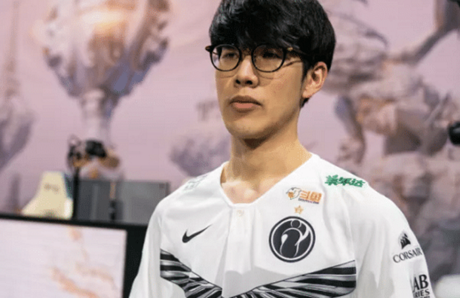 爱游戏-包含TheShy回归赛场，连败首场状态亮眼，德国队观众沸腾！的词条